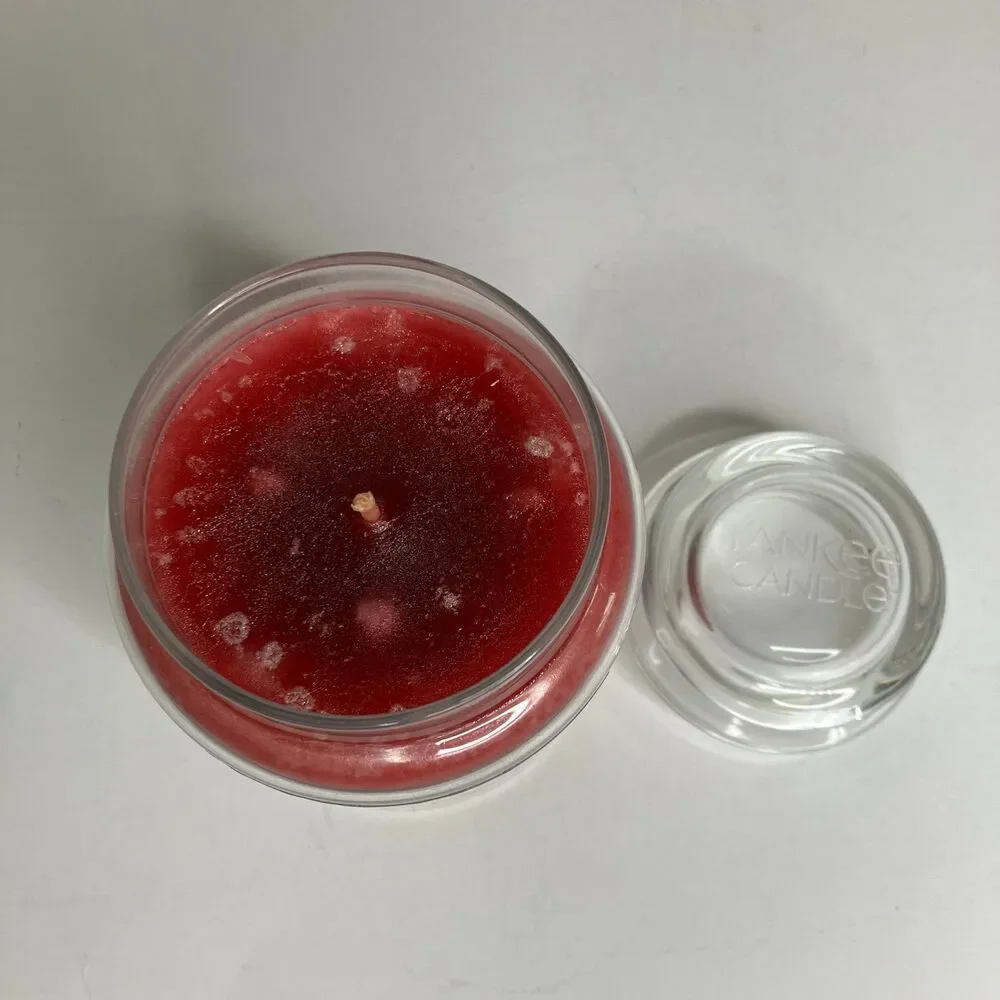 Yankee Candle Merry Christmas & Happy New Year Edition 22oz Red Holiday